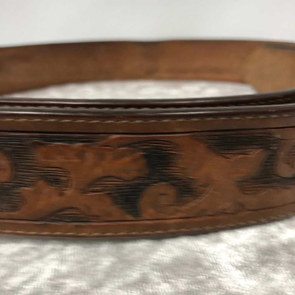 Justin Tooled Belt Outdoorsman Western Cowhide Leather Embossed Hunting Fishing - Picture 7 of 15